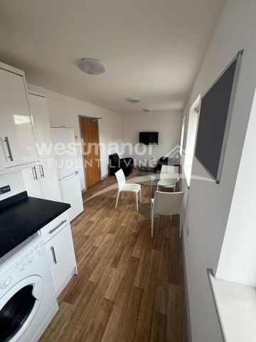 3 bedroom apartment to rent - Photo 2