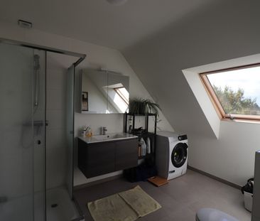 Dakappartement op derde verdieping links met terras en garage. - Photo 6