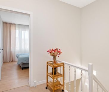 VOLLEDIG GERENOVEERD HUIS MET 3 SLPKS EN TUIN - Foto 2