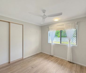 Spacious Living in a Quiet Cul-de-sac with Hillside views - Photo 4