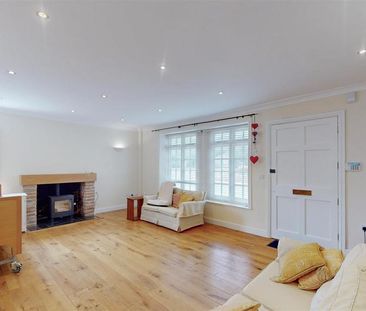 2 bedroom end of terrace house to rent - Photo 2