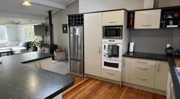 Rural retreat with room to roam - Photo 1