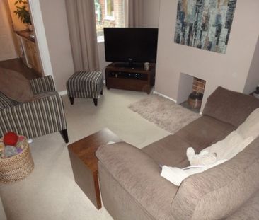 Terraced House - Photo 1