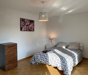 Spacieux appartement meublé de 3,5 pièces au cœur de Dübendorf, Zürich - Photo 1