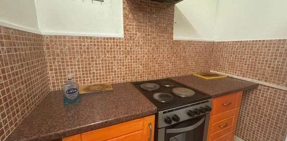 Harvaston Parade Tilehurst Reading, Reading, RG30 - Photo 2