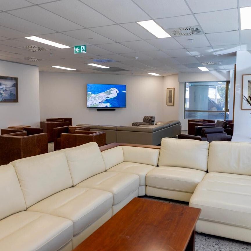 Surfers Paradise - Photo 1