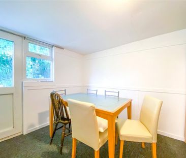 5 bedroom semi-detached house to rent - Photo 2