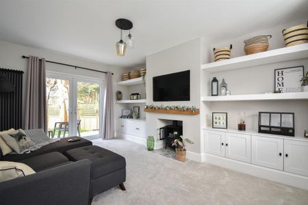 3 bedroom detached house to rent - Photo 2