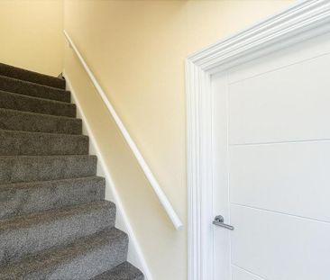 4 bedroom semi-detached house to rent - Photo 4