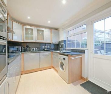 2 bedroom property to rent in Epsom - Photo 1