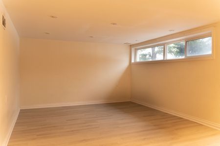 For Lease - 9 Sylla Avenue Unit# Lower, Toronto, Ontario - Photo 4