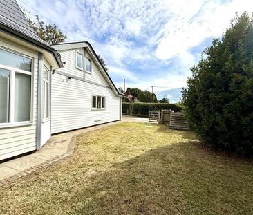 Muddles Green, Chiddingly, BN8 - Photo 1