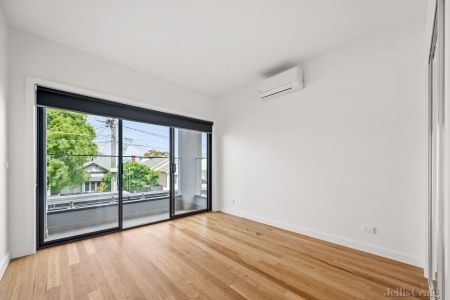 70B Beaconsfield Parade, Northcote - Photo 3