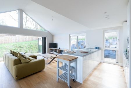 2 bedroom detached house to rent - Photo 2