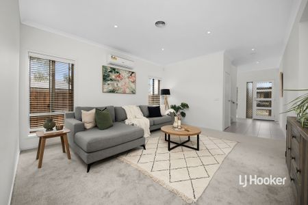 12 Aphrodite Drive, Truganina VIC, Belconnen - Photo 5