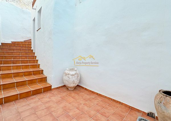 Lovely 2 bedroom House for Long Term Rental in calle Real, Frigiliana