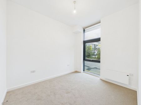 Lakeside East, The Causeway, Staines-Upon-Thames,TW18 - Photo 3