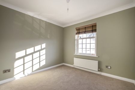 4 bedroom terraced house to rent - Photo 3