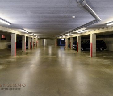 Ruim tweeslaapkamerappartement met parking te Beringen - Photo 1