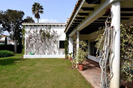 5 room luxury Villa for rent in Sotogrande, Spain - Photo 2