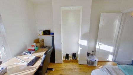 3 bedroom semi-detached house to rent - Photo 5