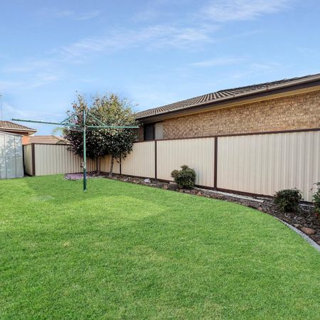 Neat and Tidy Villa in Great Location! - Photo 4