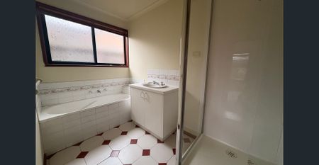 21 Sainsbury Avenue, Hillside, Vic 3037 - Photo 2