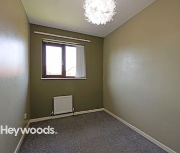 2 bed end of terrace house to rent in Salisbury Close, Madeley - Photo 3