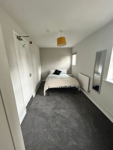 1 bed Shared House for Rent - Photo 5