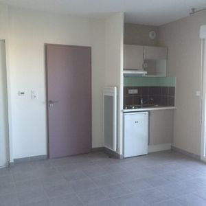 Location Appartement 1 pièce 25m² NARBONNE 11100 - Photo 2