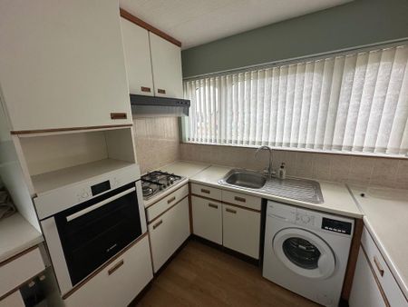 3 bedroom bungalow to rent - Photo 2