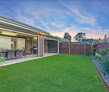 Well Maintained and Spacious Family Home in the Heart of The Ponds - Photo 2