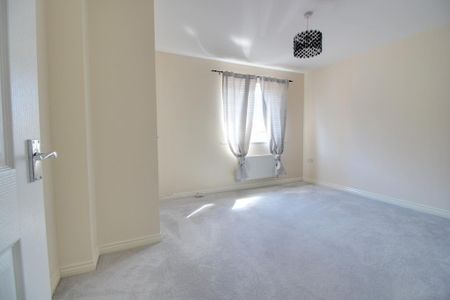 4 bedroom terraced house to rent - Photo 4