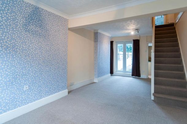 2 bedroom terraced house to rent - Photo 1