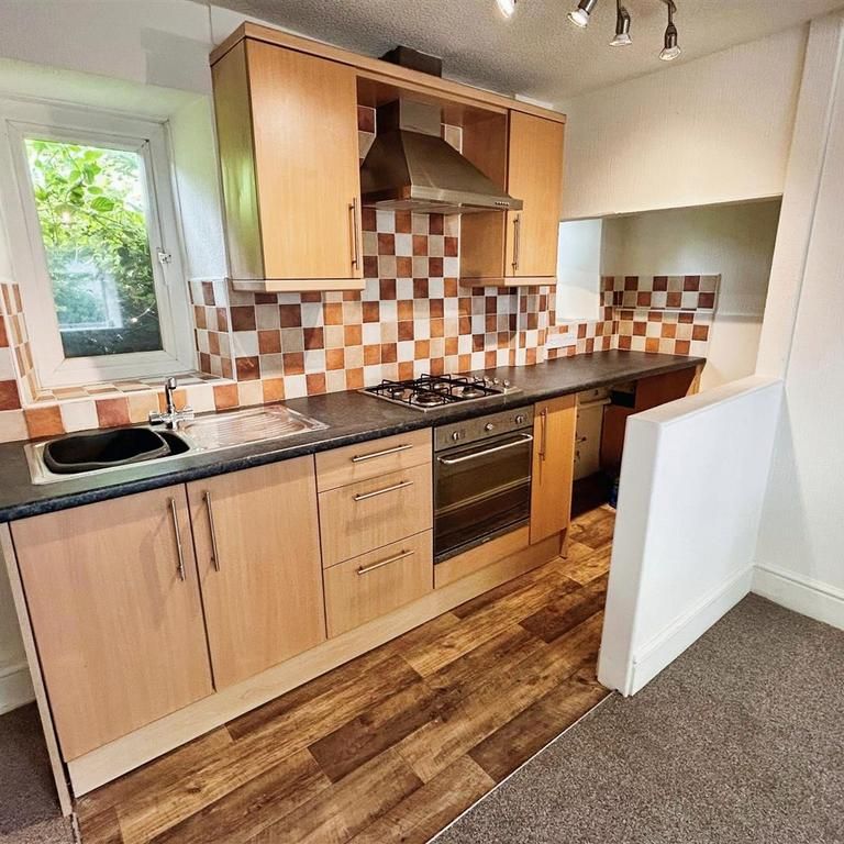 2 bedroom terraced house to rent - Photo 1