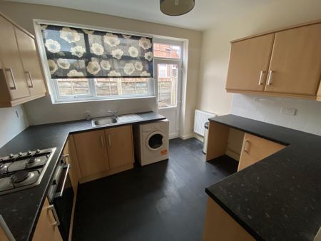 2 bedroom terraced house to rent - Photo 3