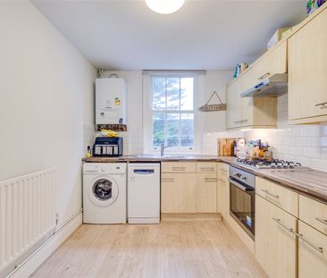 4 sharers can apply! A spacious four double bedroom first and secon... - Photo 1