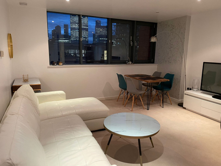 East India Dock Road, London, E14 - Photo 3