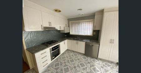 Charming 3-Bedroom Home in Lalor - Photo 4