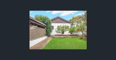 Sought-after full brick 3 bedroom family house in premium suburb - Photo 4