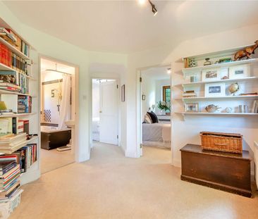 Situated in one of the most sought after roads in Englefield Green,... - Photo 2