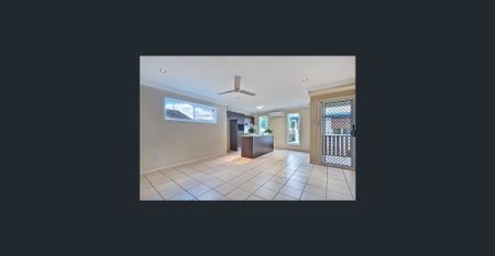 Spacious Three-Level Townhouse in Prime Gaythorne Location - Photo 2