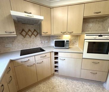 2 bedroom retirement property to rent - Photo 4