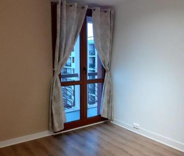 LOUE F3 REFAIT A NEUF AVEC PARKING - Photo 3