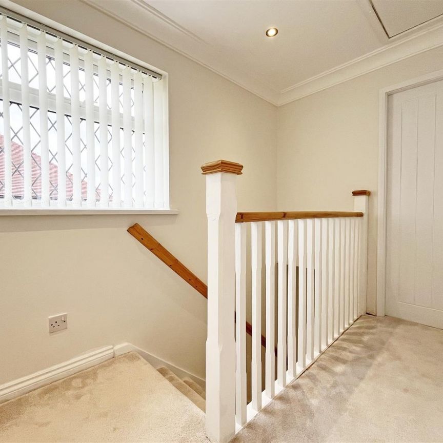 3 bedroom Semi-detached house to rent - Photo 1