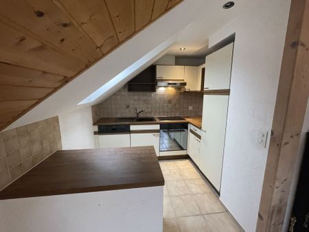 Cortébert, nice 3.5 room apartment with private attic - Photo 2