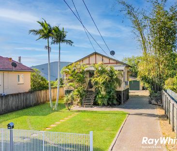 Charming Queenslander in a Prime Location - Photo 5