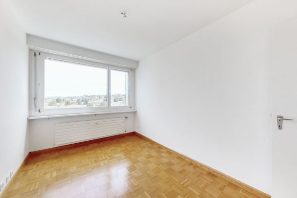 Bright apartment with a free parking space for one year! - Foto 1