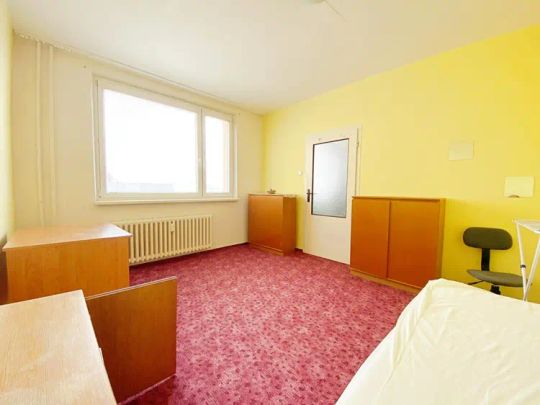 Nabízíme dlouhodobý pronájem bytu s lodžií 3+1, 75 m - Photo 1