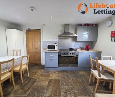 1 bedroom in a house share to rent - Photo 4